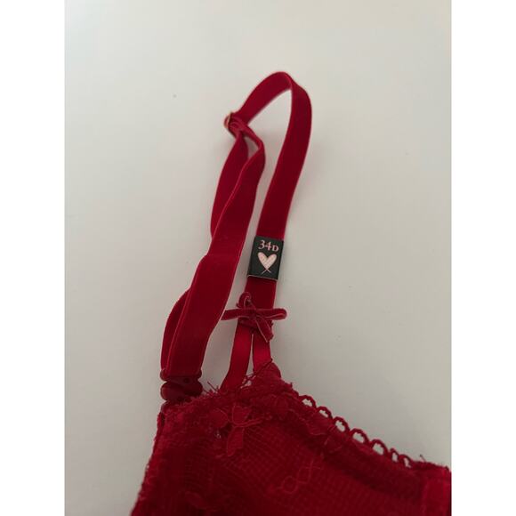 Victoria's Secret Women's Dream Angels Push Up Bra without Padding Red Size 34D - Picture 3 of 13